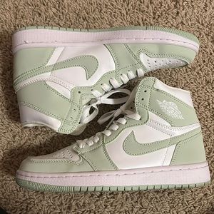 High Top Women’s Air Jordan 1’s